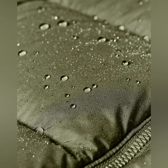 Lululemon Weightless Wunder Vest 12 Pesto NWOT - Picture 5 of 12